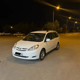 Toyota Sienna 2008