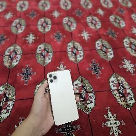iPhone 11 pro max 🟡