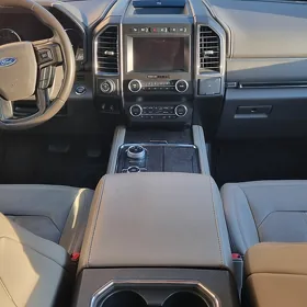 Ford Expedition 2021