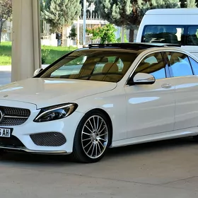 Mercedes-Benz C300 2015