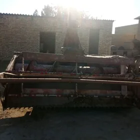 MTZ 82 2003