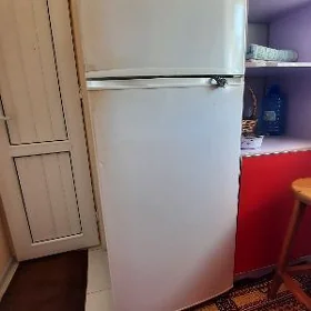 Холодильник Samsung