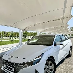 Hyundai Elantra 2022