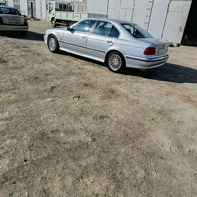 BMW E39 2000