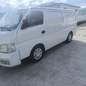 Nissan Urvan 2005