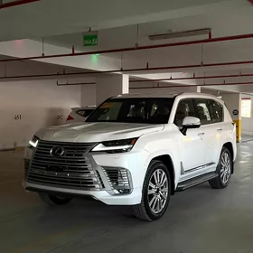 Lexus LX 700h 2026