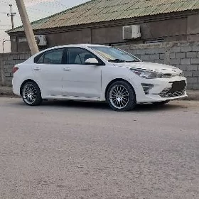 Kia Rio 2021