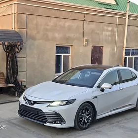 Toyota Camry 2021