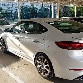 Hyundai Elantra 2016