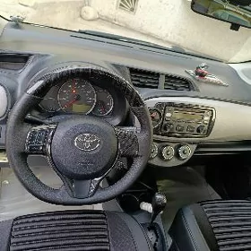 Toyota Yaris 2013