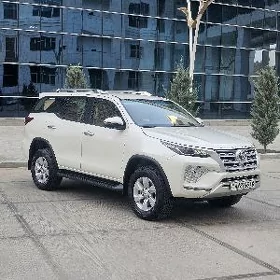 Toyota Fortuner 2021