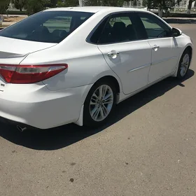 Toyota Camry 2015