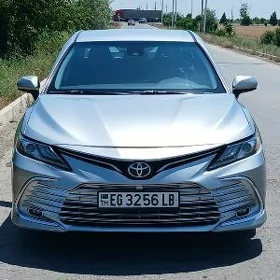 Toyota Camry 2021