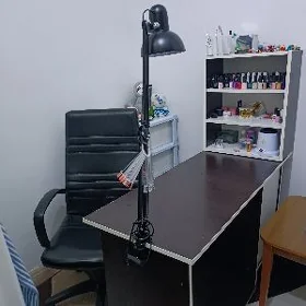 стол и кресло