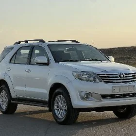 Toyota Fortuner 2013