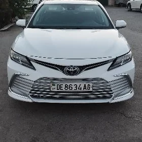 Toyota Camry 2021