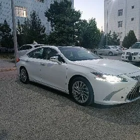 Lexus ES 350 2022