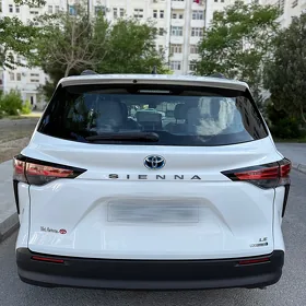 Toyota Sienna 2021