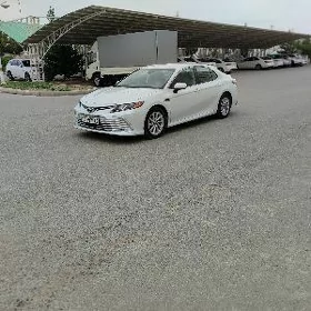Toyota Camry 2021