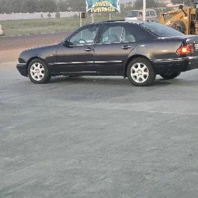 Mercedes-Benz E320 1998