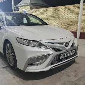 Toyota Camry 2021