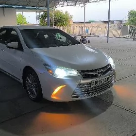 Toyota Camry 2016