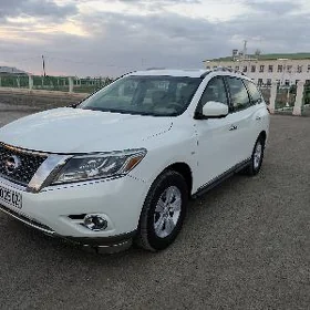 Nissan Pathfinder 2012
