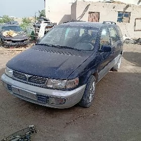 Mitsubishi Chariot 1995