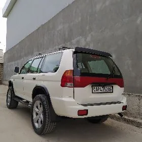 Mitsubishi Montero Sport 2001
