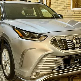 Toyota Highlander 2024