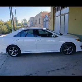 Toyota Camry 2014
