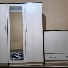 Шифонер с тумбочкой