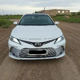 Toyota Camry 2020