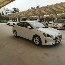 Hyundai Elantra 2020