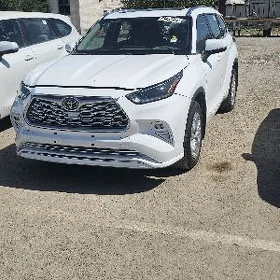 Toyota Highlander 2021