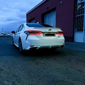 Toyota Camry 2020