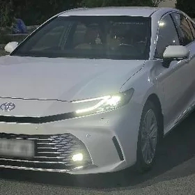 Toyota Camry 2025