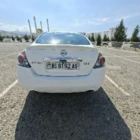 Nissan Altima 2012