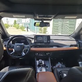 Mitsubishi Outlander 2022