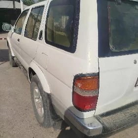 Nissan Pathfinder 1998