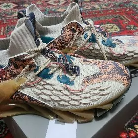 кроссовки