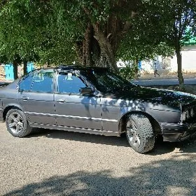 BMW 525 1990