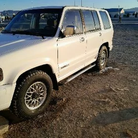 Isuzu Trooper 1995
