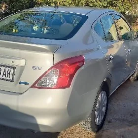 Nissan Versa 2012