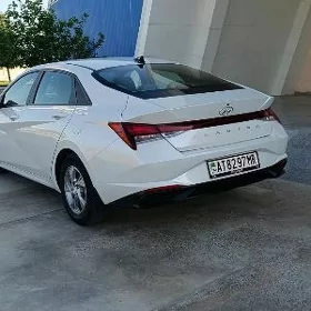 Hyundai Elantra 2022