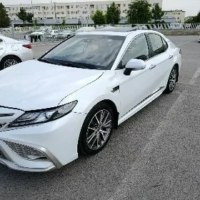 Toyota Camry 2021