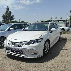 Toyota Camry Hybrid 2021
