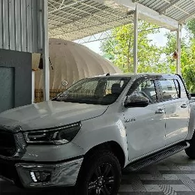 Toyota Hilux 2025
