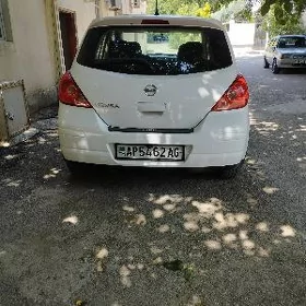 Nissan Versa 2010