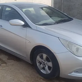 Hyundai Sonata 2011
